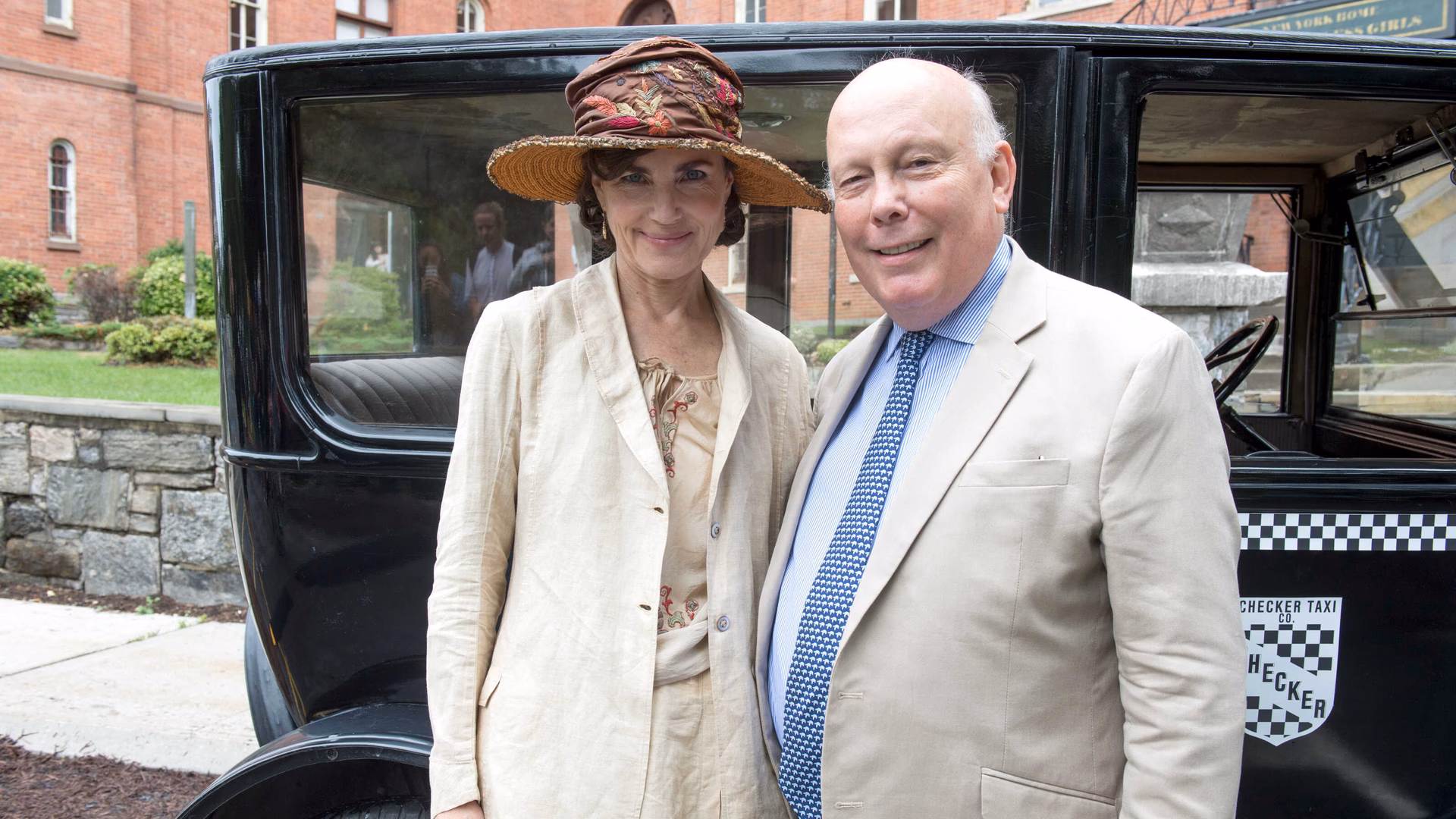 Who are chaperones 4 travel?