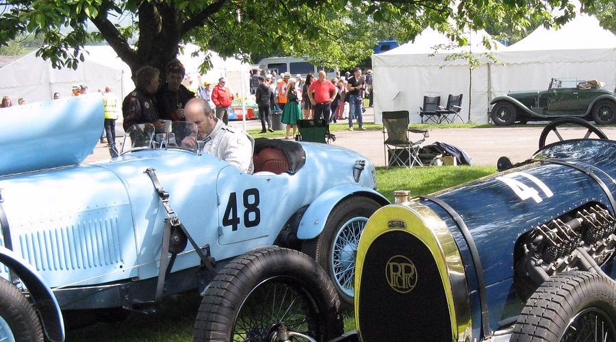 How far is Prescott from Cheltenham?