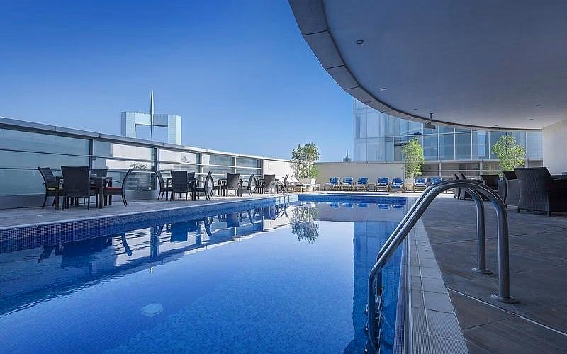 How to get from Dubai Airport to Grand Hyatt Hotel?