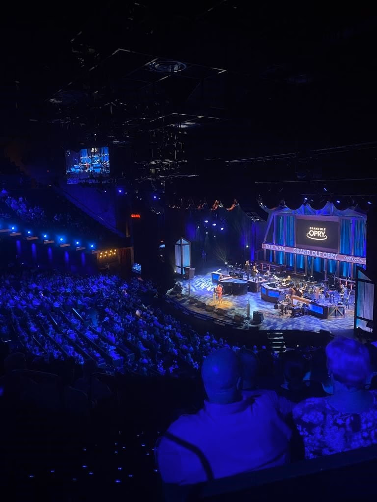 How to get from downtown Nashville to Grand Ole Opry?