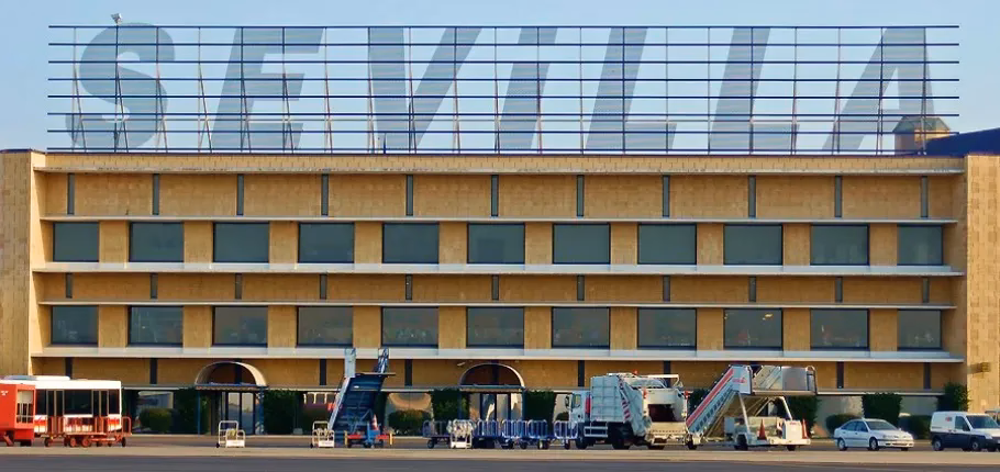 How to get from Sevilla Airport (SVQ) to Jerez de la Frontera?