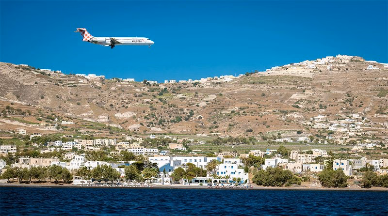 How to book a taxi in Santorini?