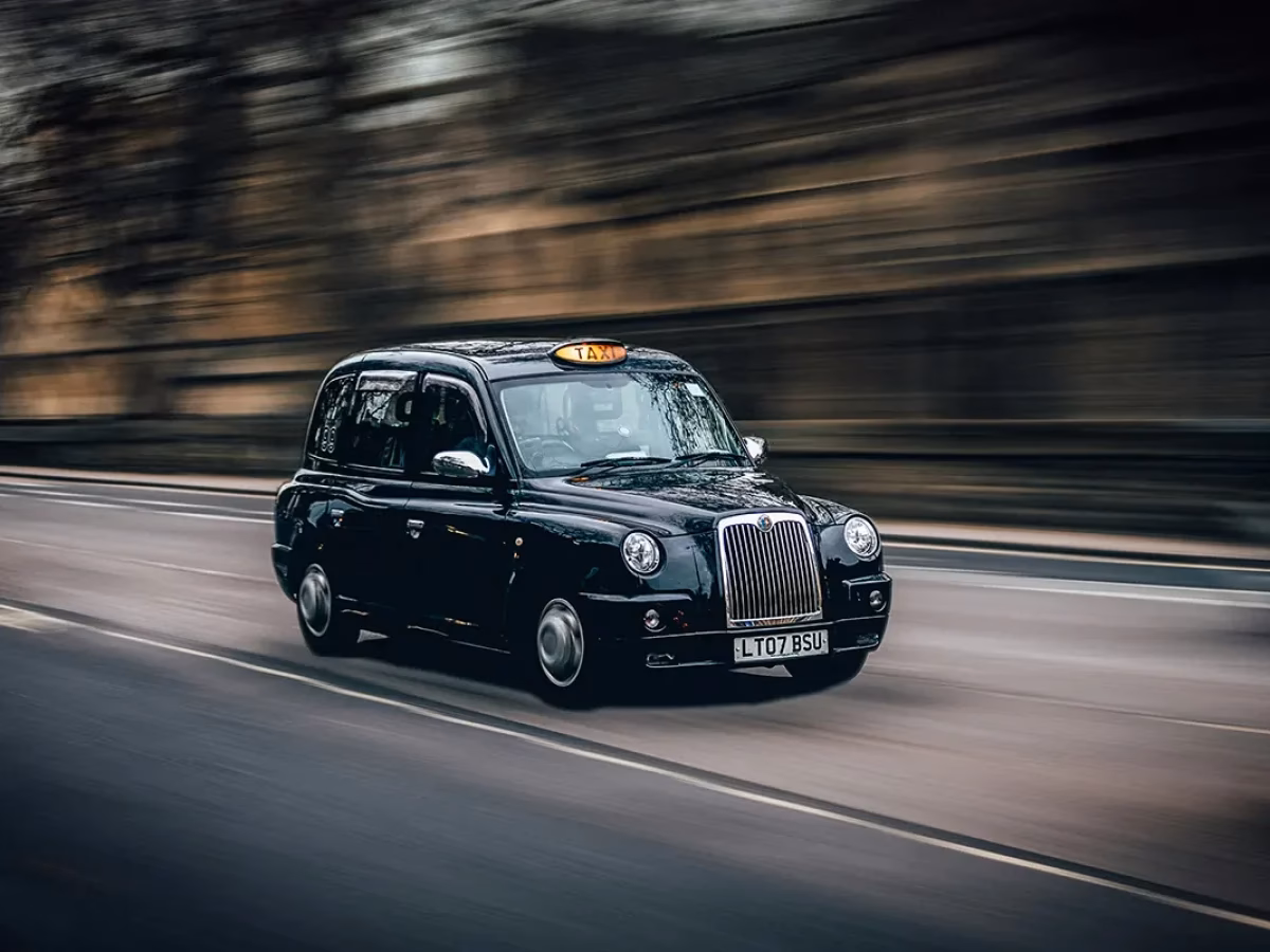 How much does it cost to get from Heswall to West Kirby?