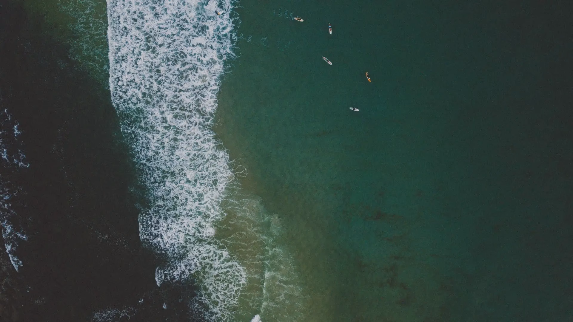 How much is a taxi from Gold Coast Airport to Broadbeach?