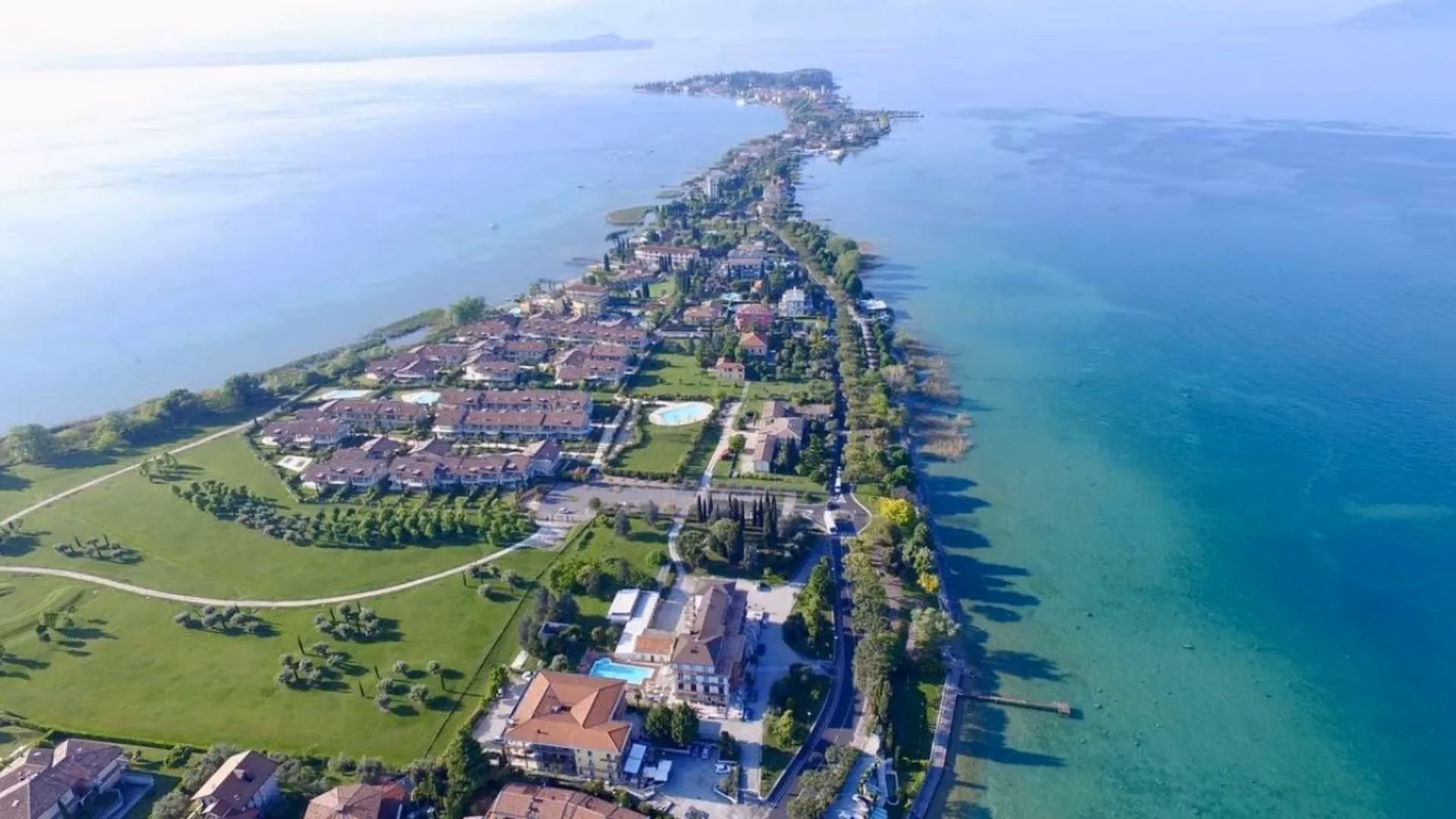 Which train station is closest to Sirmione?