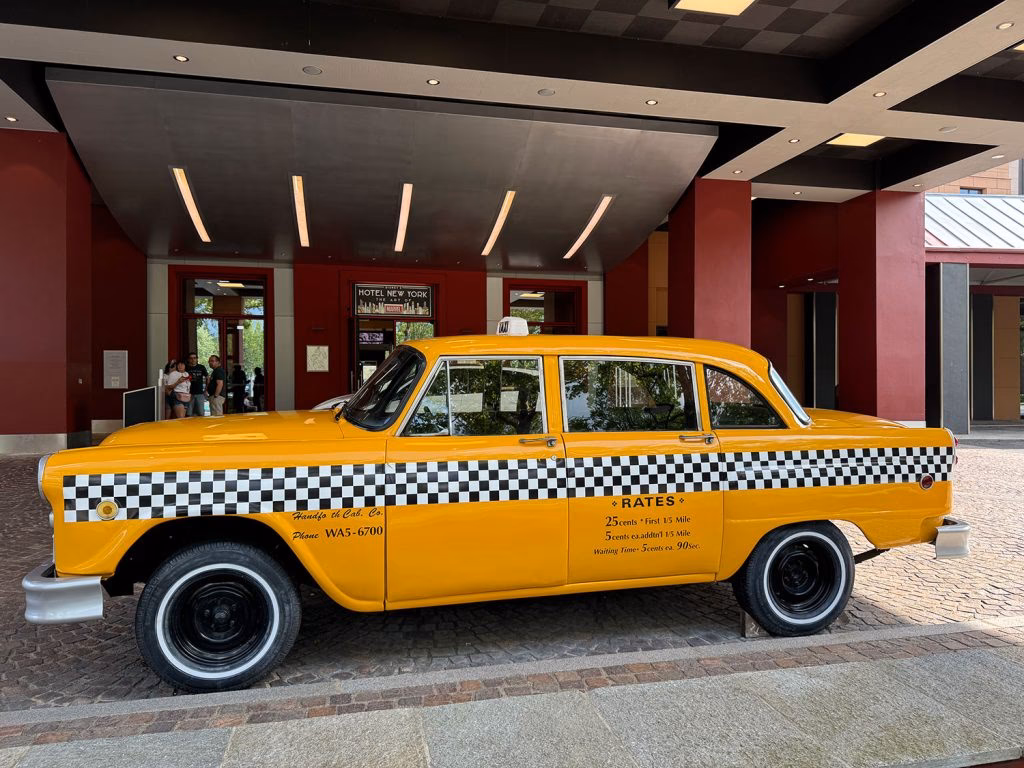 How much is a taxi from Charles de Gaulle to Disneyland Paris?