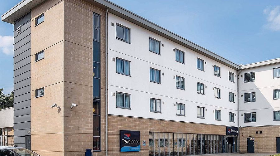 What companies run services between Haymarket & Ratho?