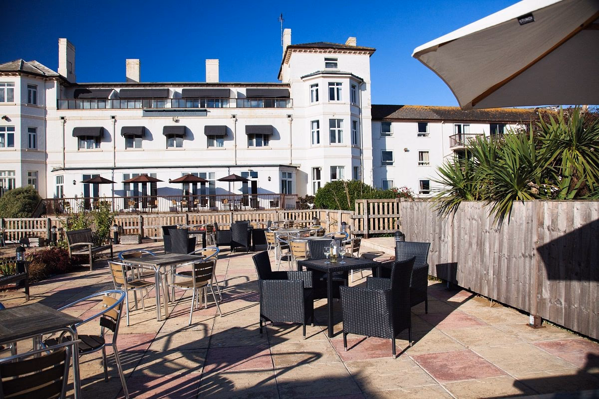 Where are the best seafront hotels in Devon?