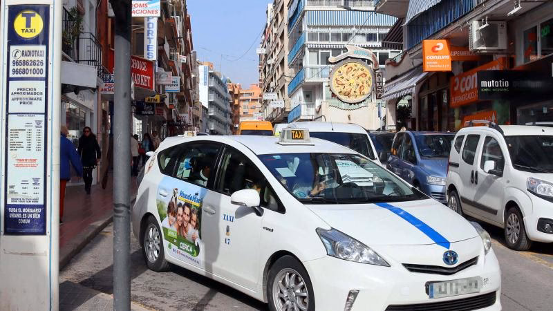 ¿Cómo contratar un Taxi Ejecutivo?