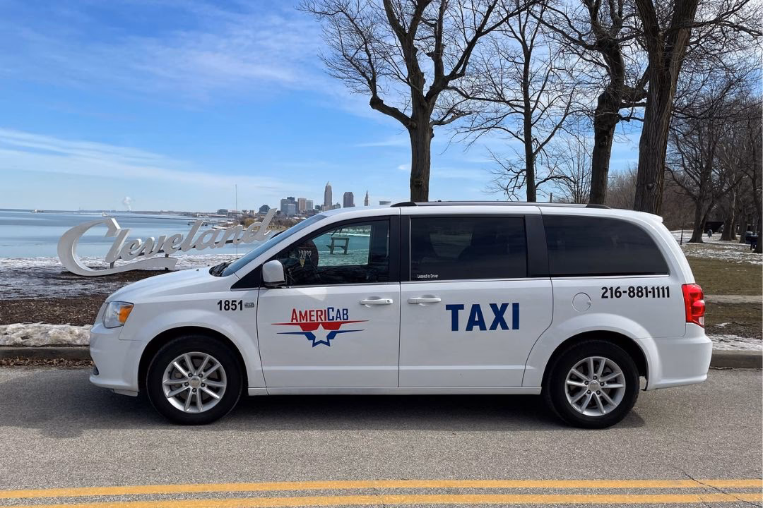 How long is a layover from Cleveland Clinic to Cleveland Airport?