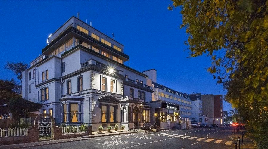 How to get from Dublin Airport to Griffith Downs?