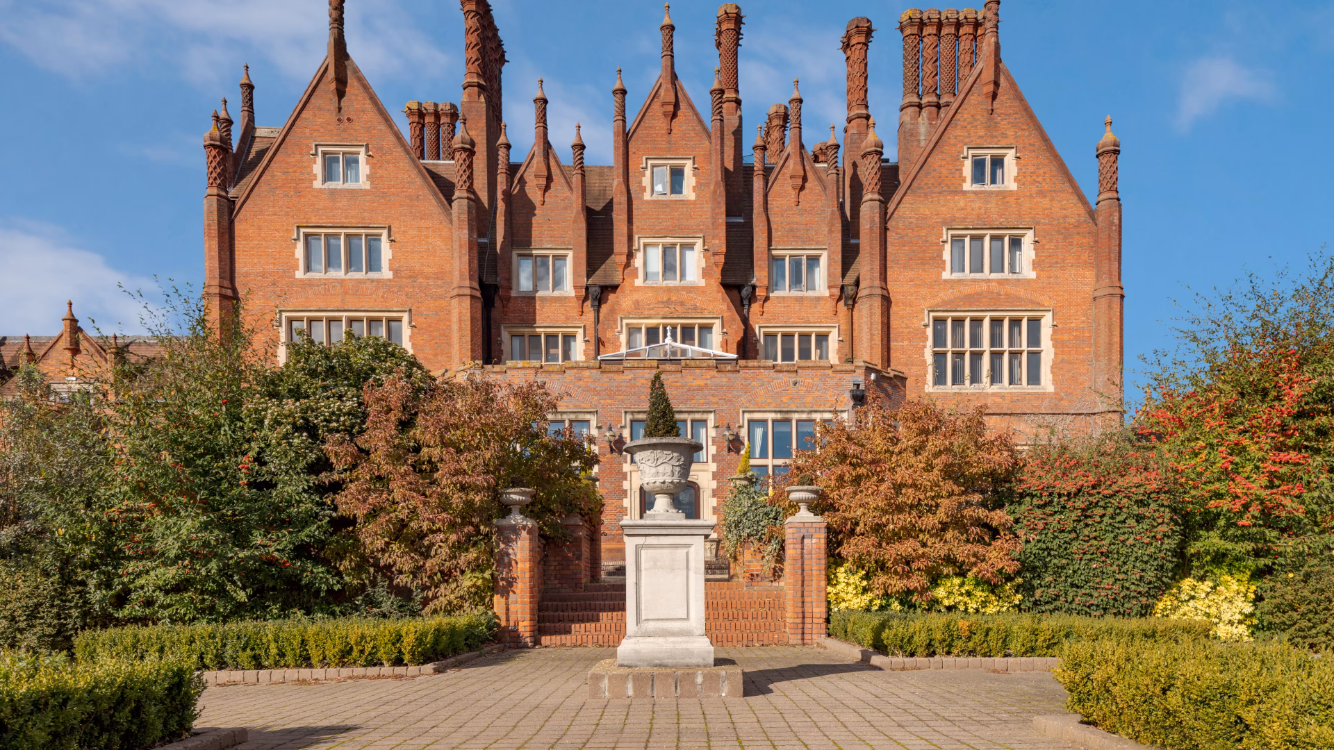 How does a taxi fare calculator work?