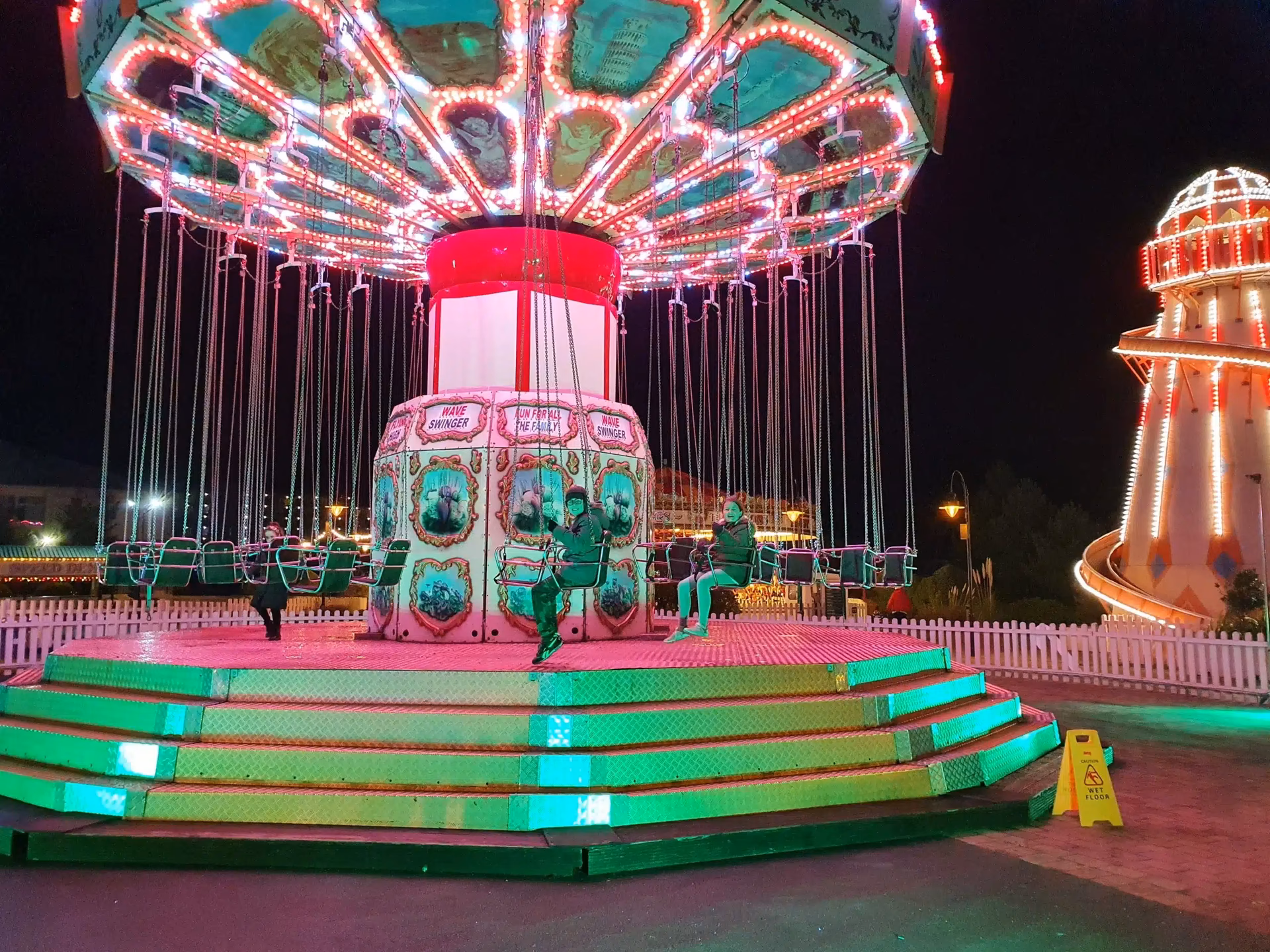 Is there a bus from London to Butlins Bognor Regis?