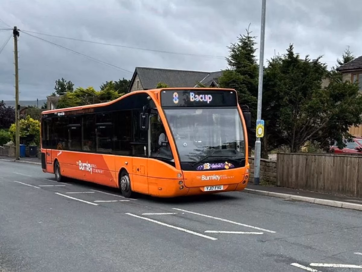 How do I get from Burnley Bus Station to Bacup?