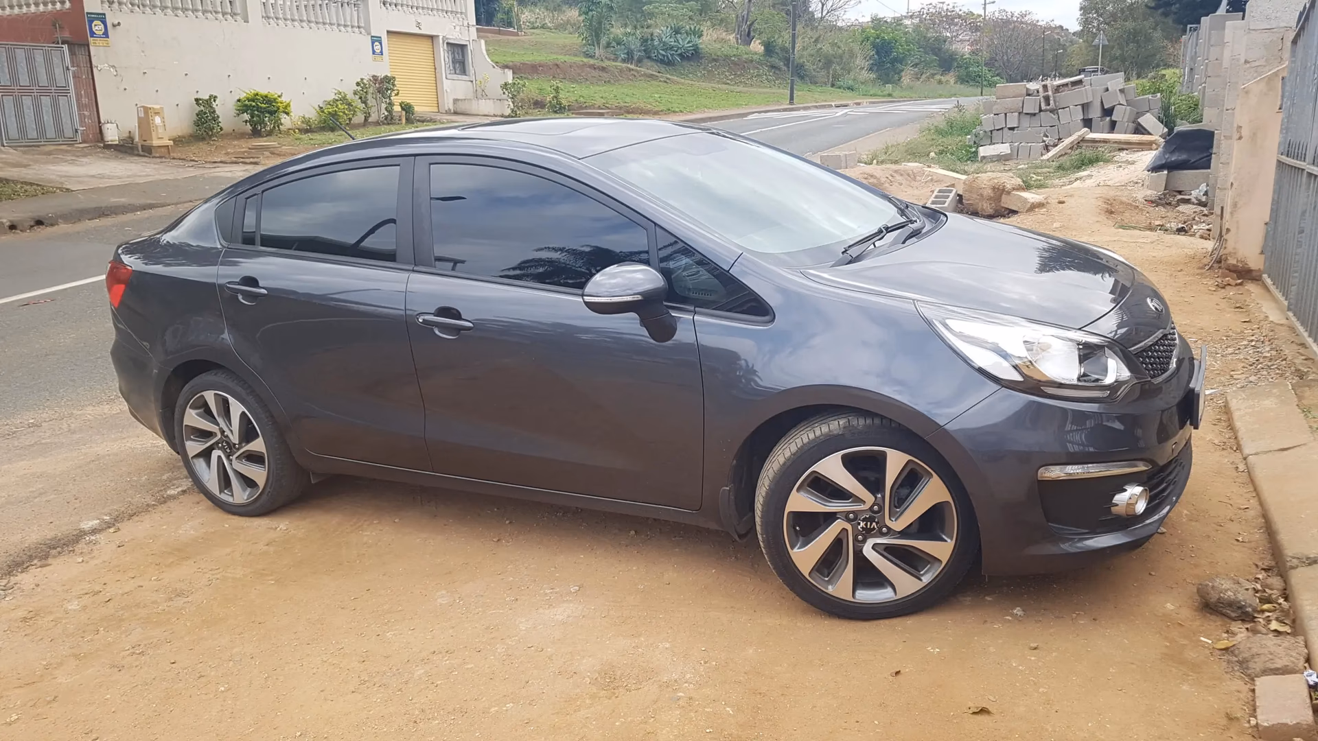 Do Durban airport taxis have fixed fares?