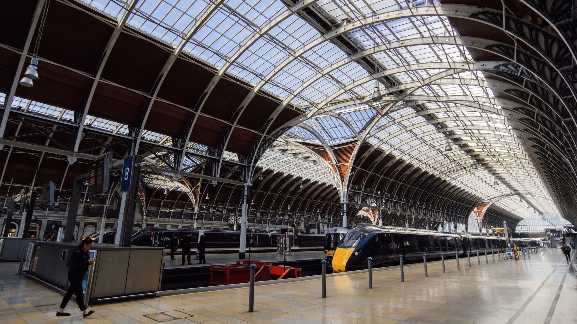 How far is London Heathrow Airport from Paddington Underground station?