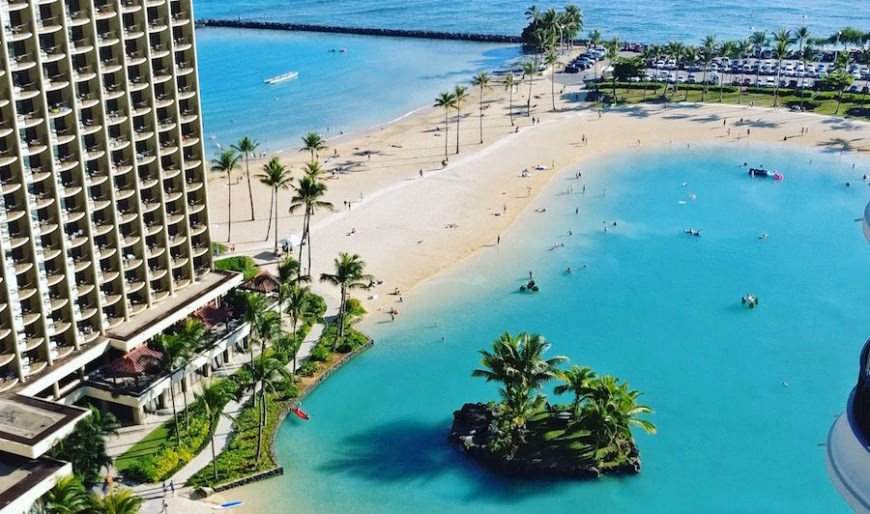 How does the taxi fare calculator work in Honolulu?