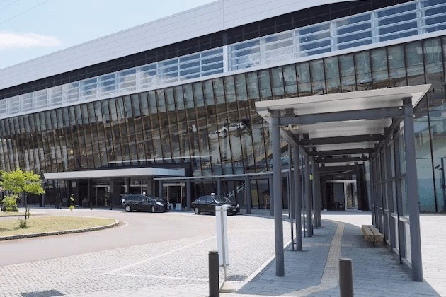 How long is the bus from Nozawa Onsen Chuo terminal to Iiyama?