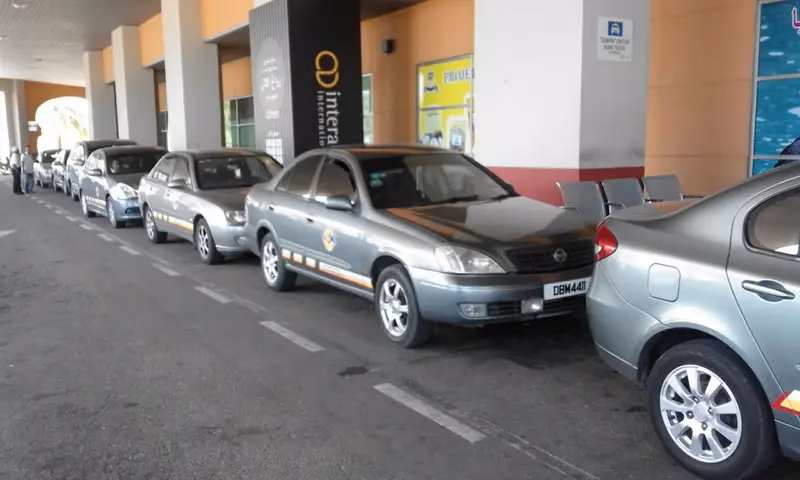 Is there a taxi from KT airport to Merang jetty?