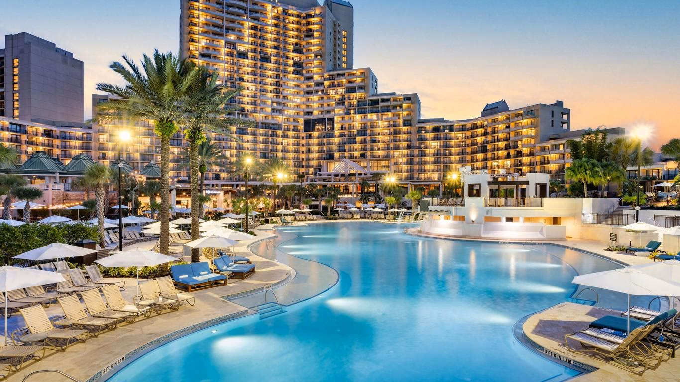 Is there a bus from MCO to Orlando World Center?