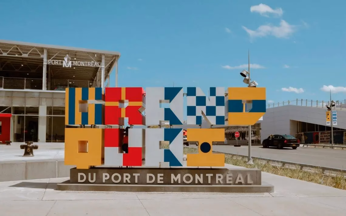 How much is a taxi from YQB to Quebec?