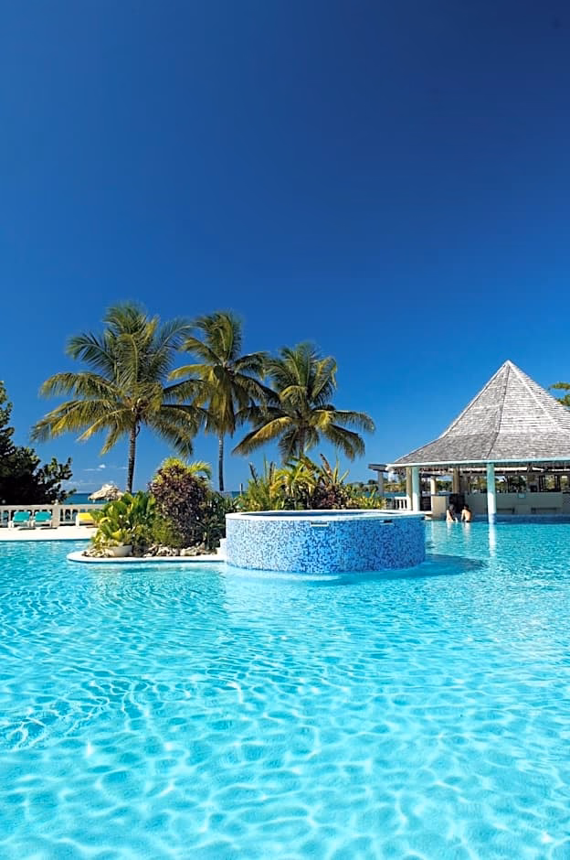 What activities can be done at Starfish Tobago?