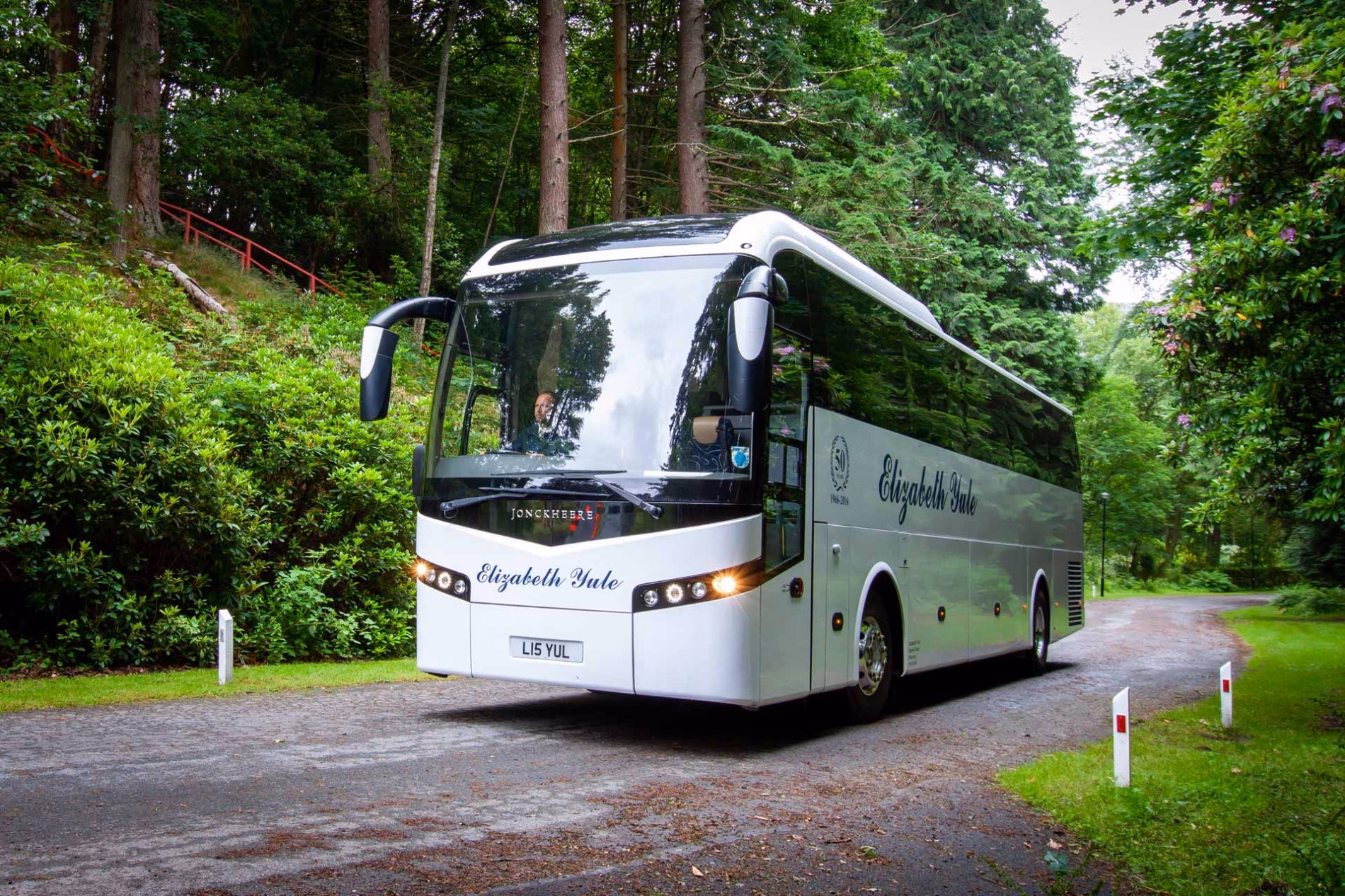 How often do buses run from Pitlochry to House of Bruar car park?