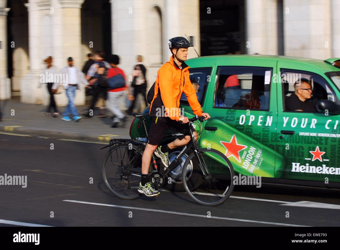 How far is London Victoria from Marylebone underground station?