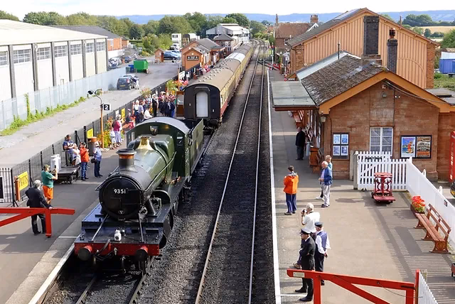 What companies run services from Taunton to Bishops Lydeard station?