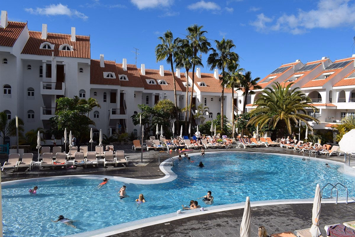 How to get from Adeje to Jungle Park?