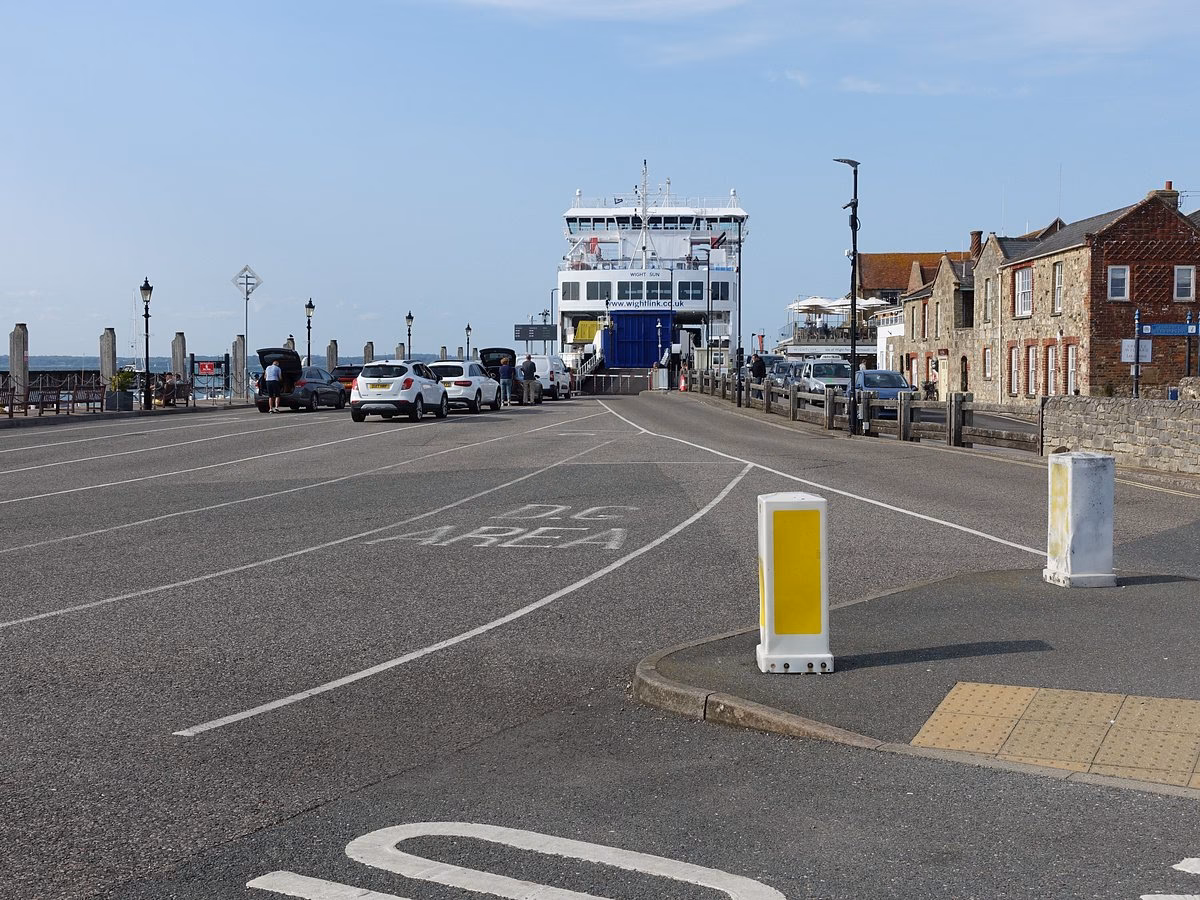 What is Fort Victoria Country Park?