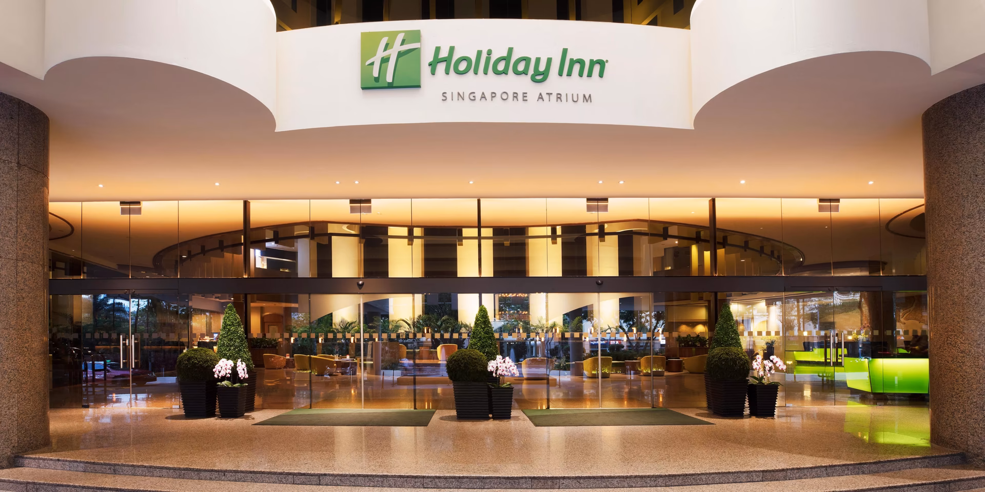 Is Holiday Inn Singapore atrium SG clean?