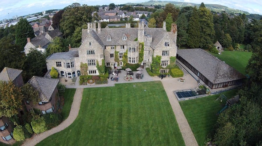 Who are groves taxis?