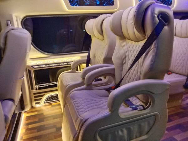 How much does taxi from Bangkok airport Suvarnabhumi to Pattaya cost?