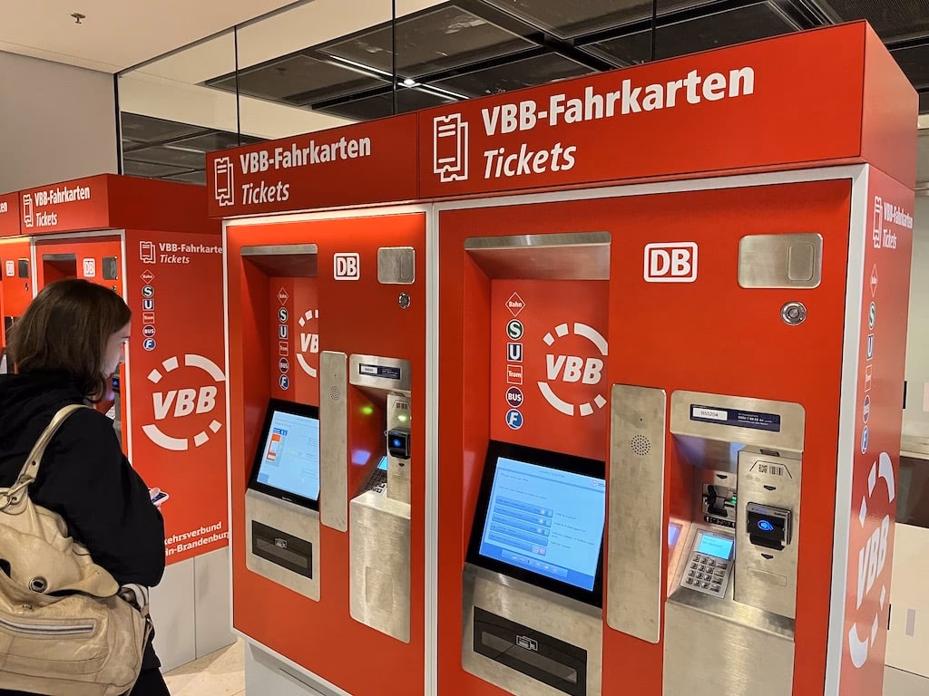 How much is a taxi from Berlin to Berlin city center?