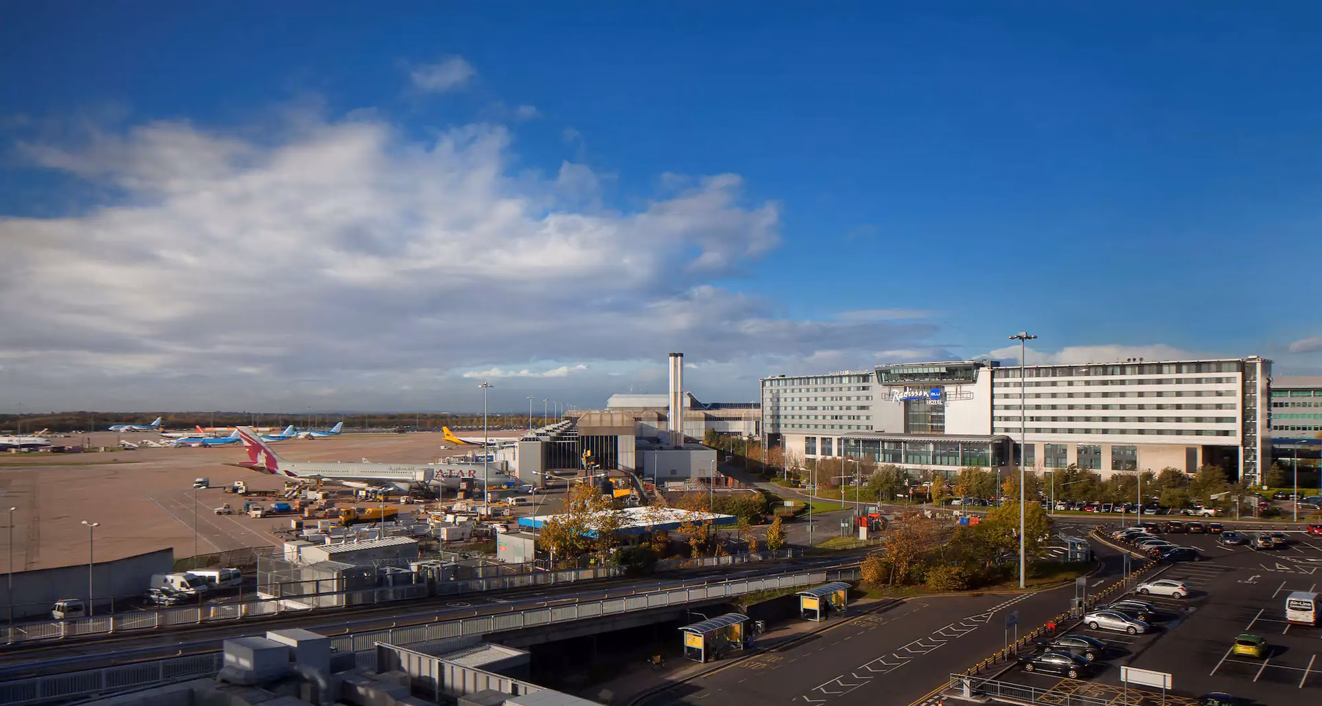 Does Radisson Blu Hotel Berlin have an airport?