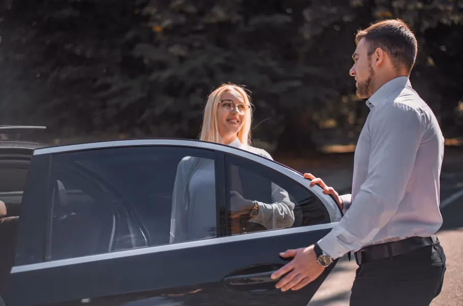 Is there a bus from Aéroport de Biarritz to Floquet?