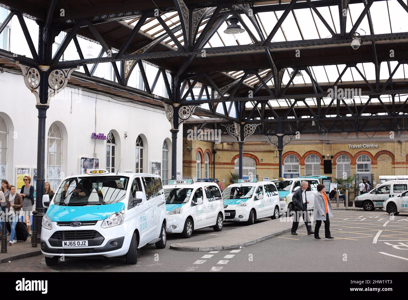 How long is the journey from Brighton Centre to Brighton (station)?