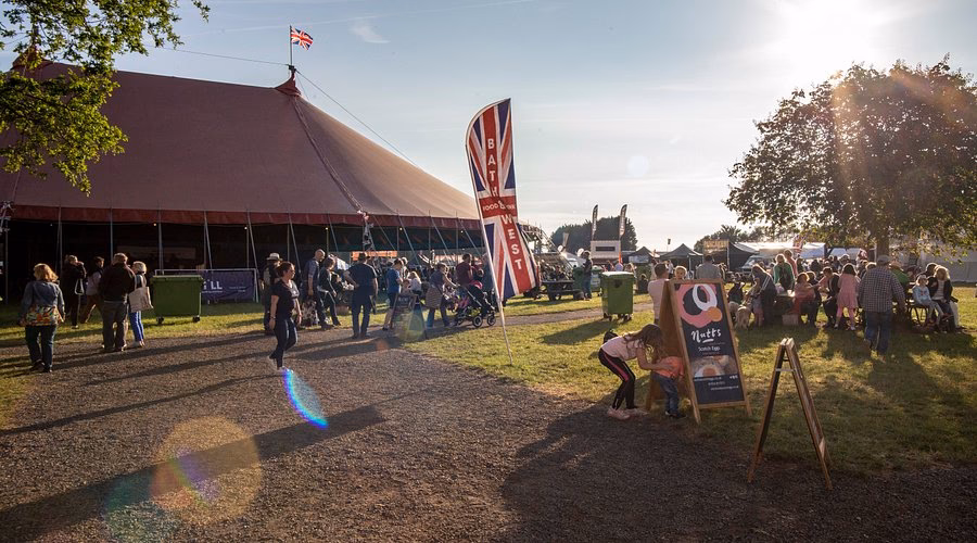 What companies run services between Bath and Royal Bath & West Showground?