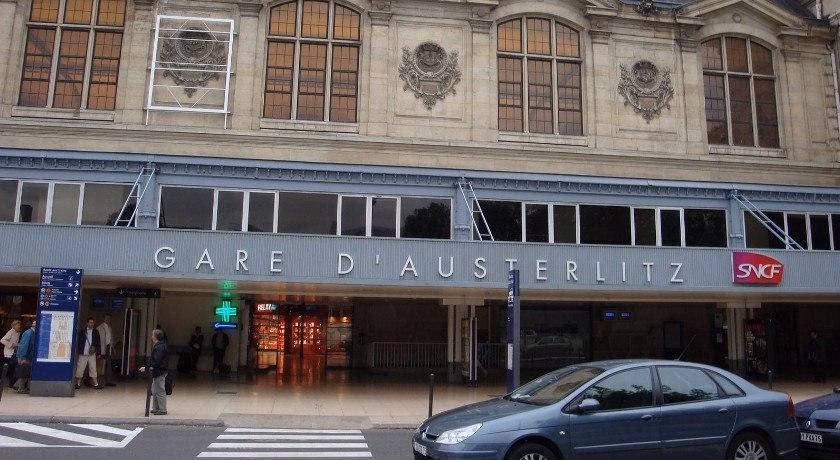 How to get from Paris Charles de Gaulle Airport to Gare d'Austerlitz?