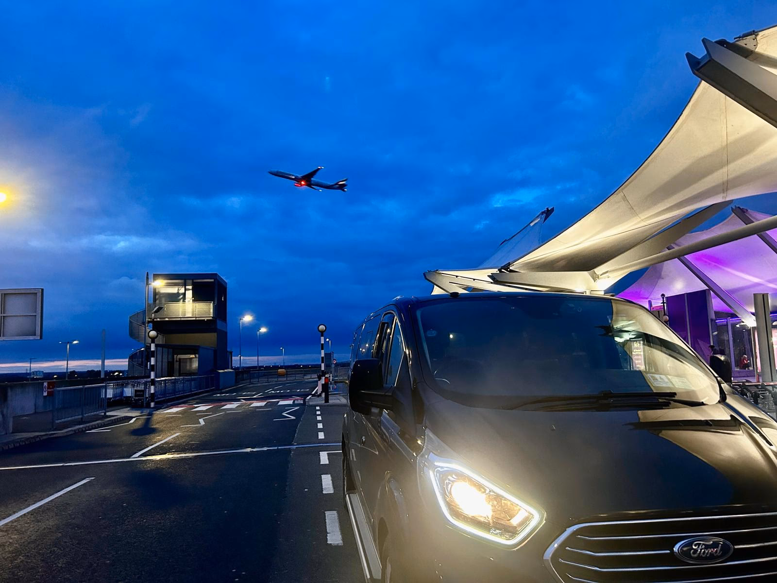 How far is Chelmsford from Burnham-on-Crouch?