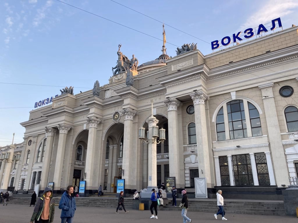 How to enter Moldova from Ukraine?