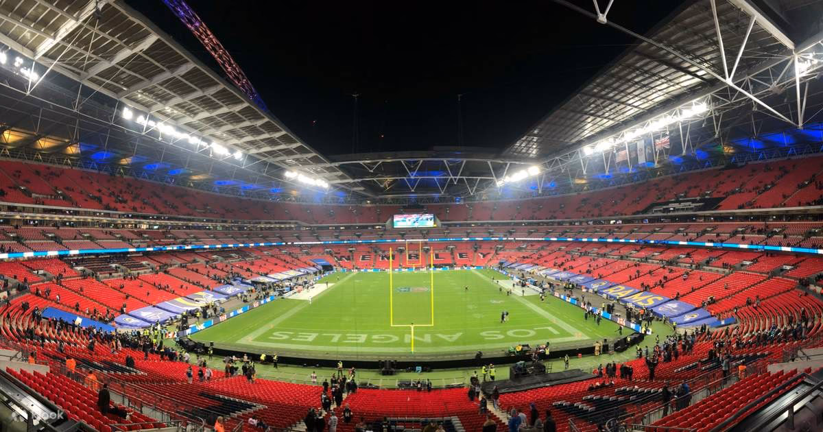 How long is a layover from Wembley Stadium to Covent Garden?