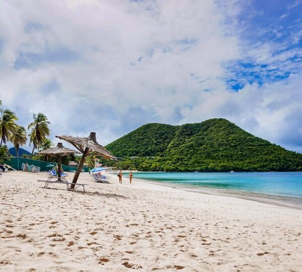 How much does it cost to go to Reduit Beach?