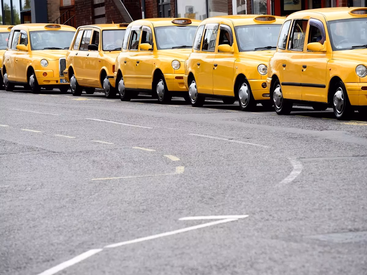 How long does it take to get from Derby to Leicester?