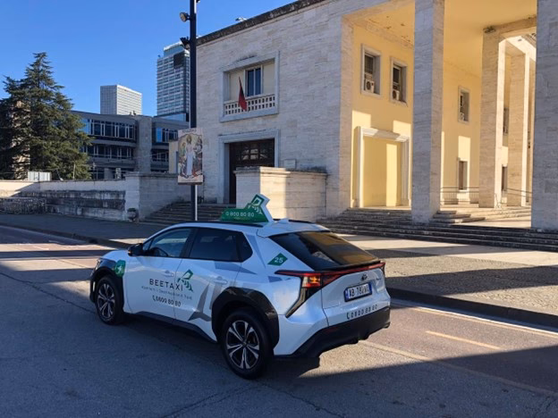 How much does it cost to get from Durrs to Sarand?