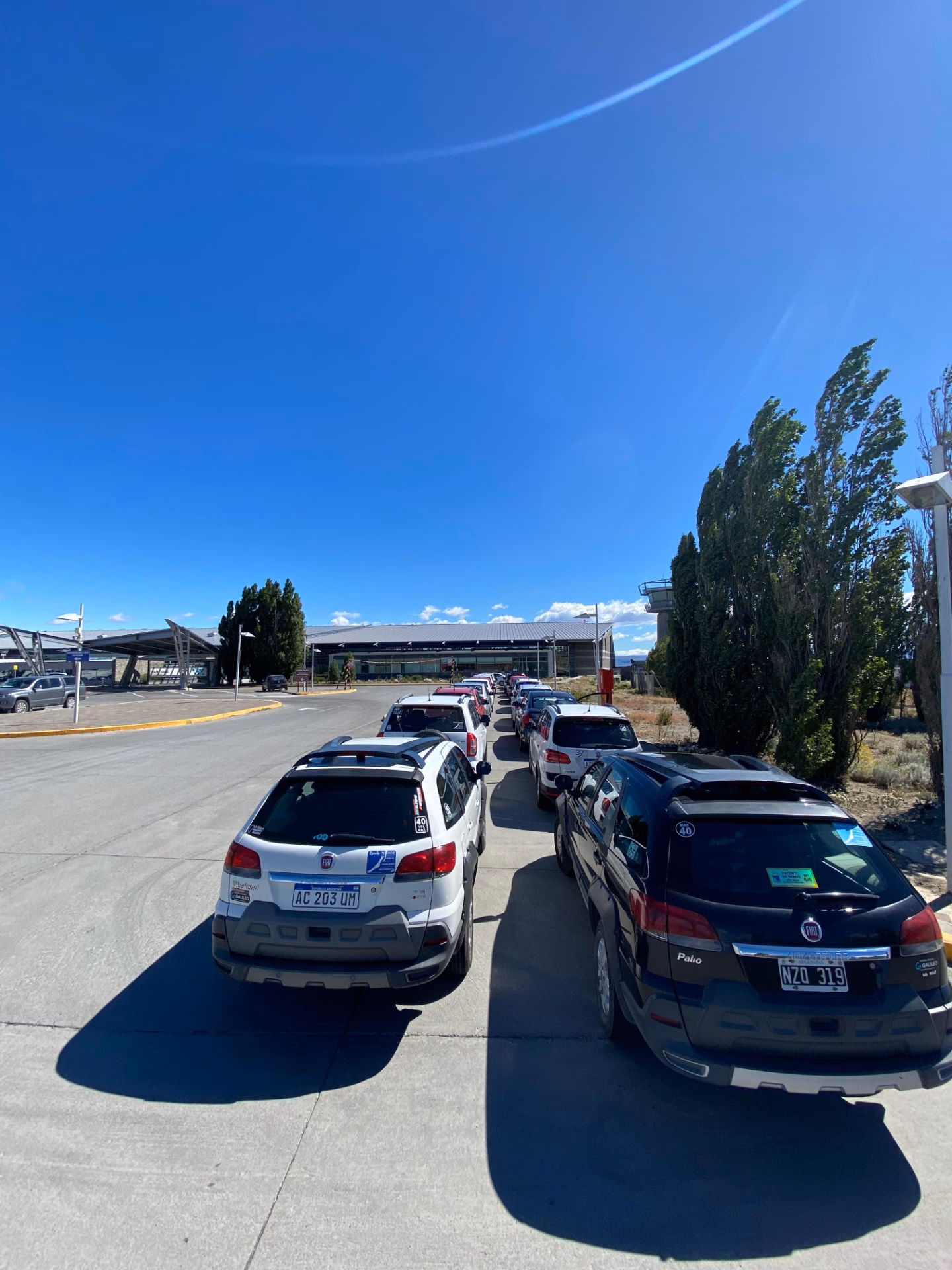 How much does it cost to stay at El Calafate airport (FTE)?