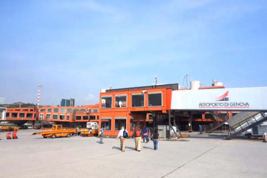 Is there a taxi rank at Genoa Airport?