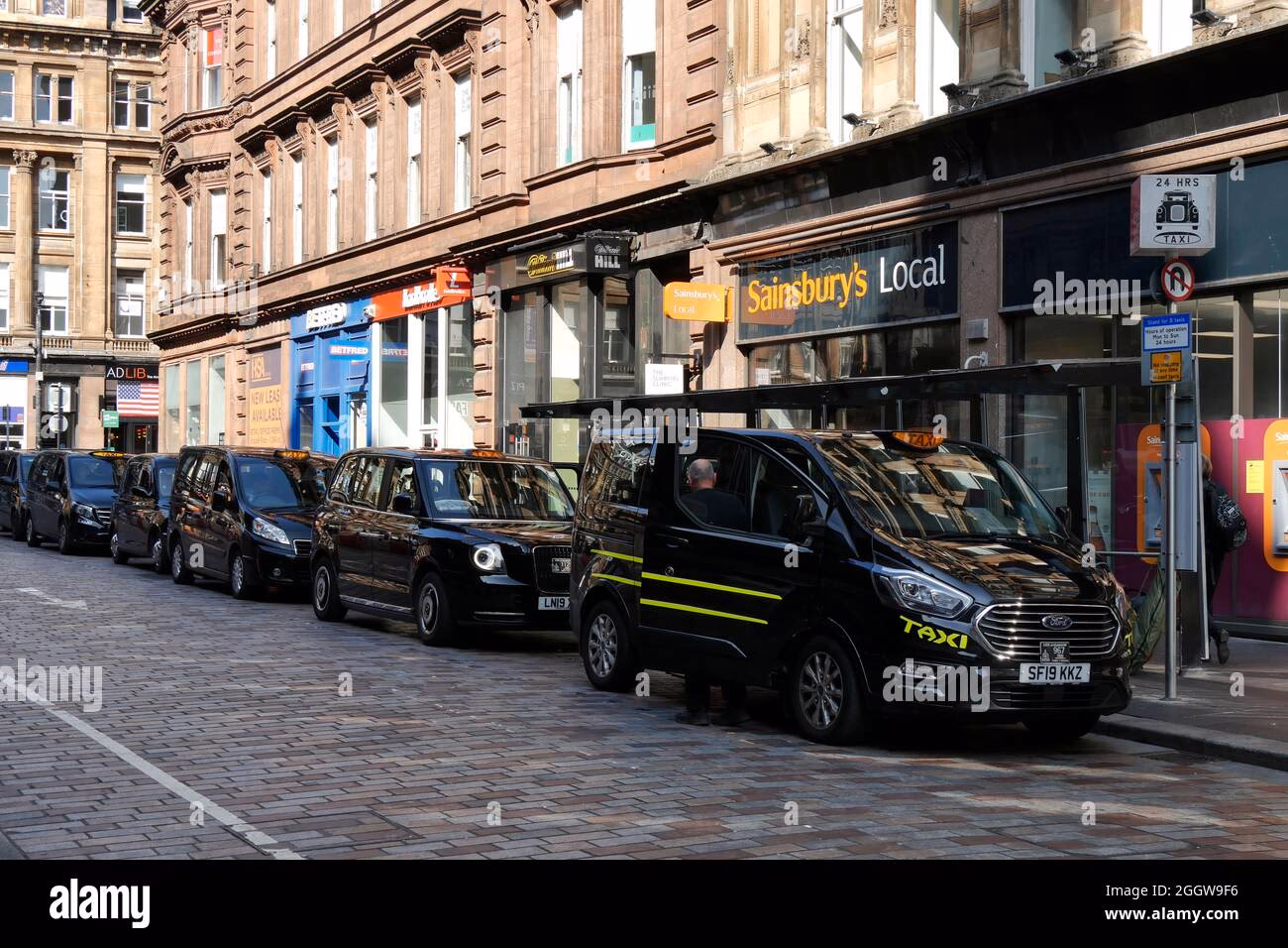 How do I get from Waterloo Street to Glasgow College?