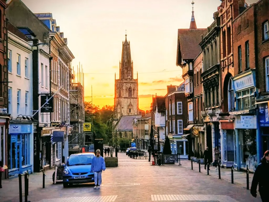 Can I take a suitcase on the Gloucester Bristol Airport Bus?